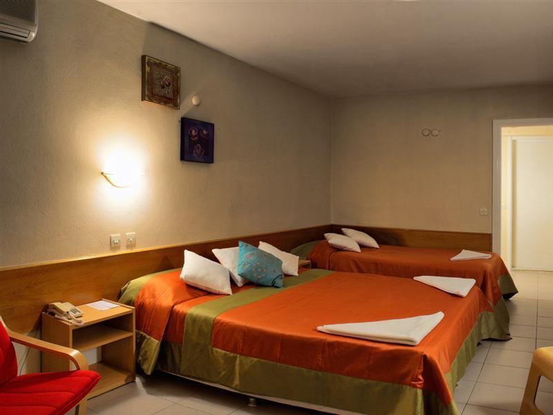 Hotel Golden Gate 쿠사다시 외부 사진