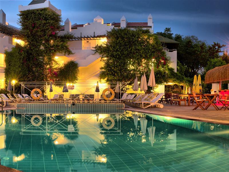 Hotel Golden Gate 쿠사다시 외부 사진