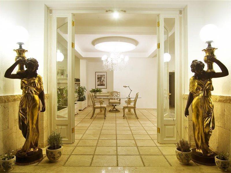Hotel Golden Gate 쿠사다시 외부 사진