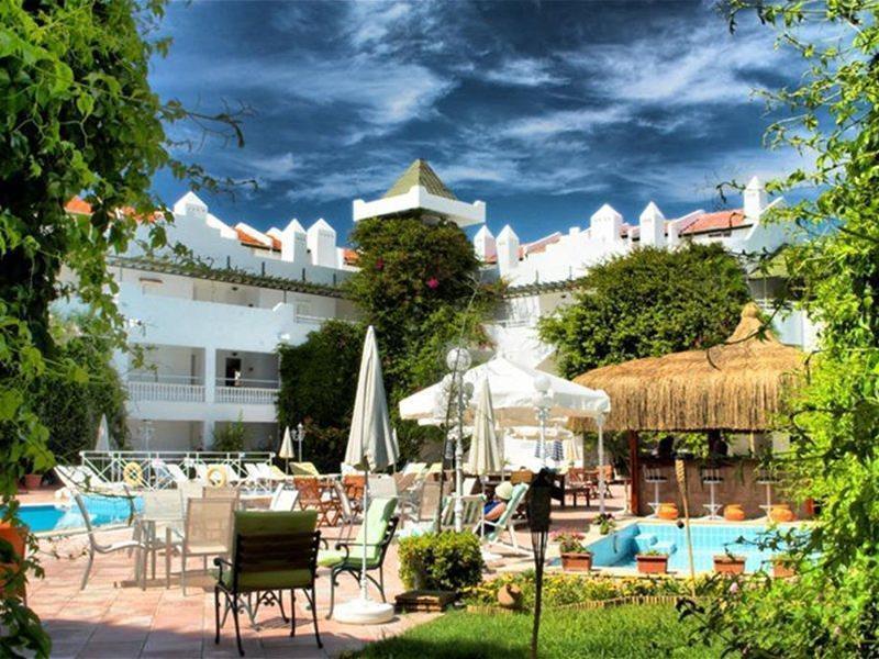 Hotel Golden Gate 쿠사다시 외부 사진