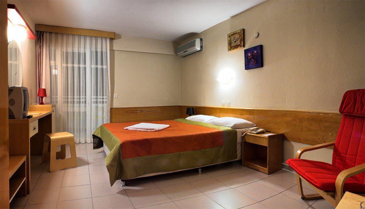 Hotel Golden Gate 쿠사다시 외부 사진
