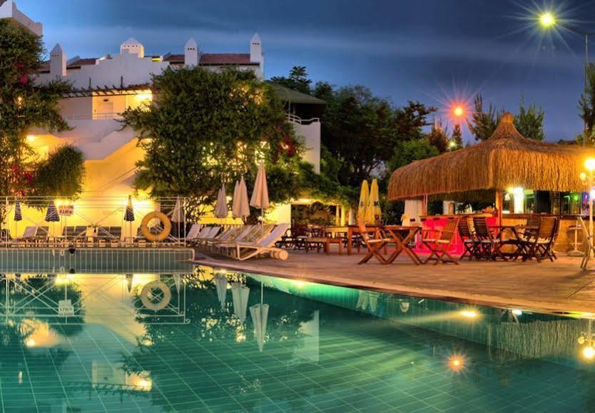 Hotel Golden Gate 쿠사다시 외부 사진