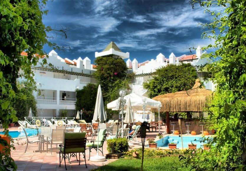 Hotel Golden Gate 쿠사다시 외부 사진