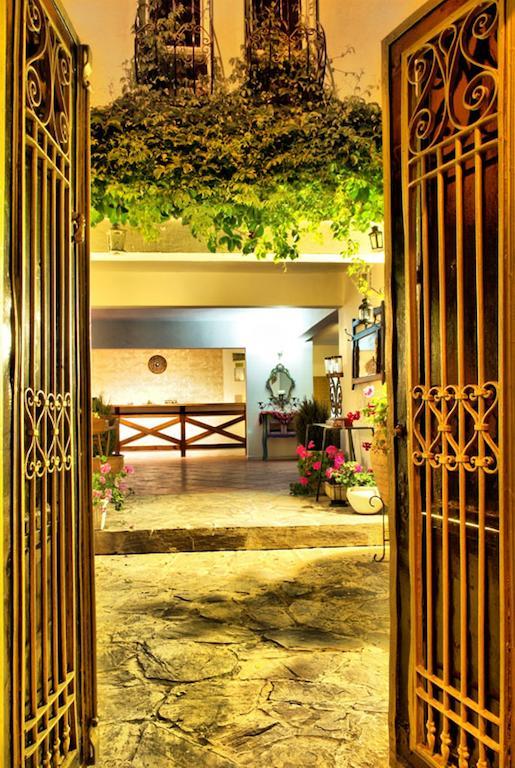 Hotel Golden Gate 쿠사다시 외부 사진