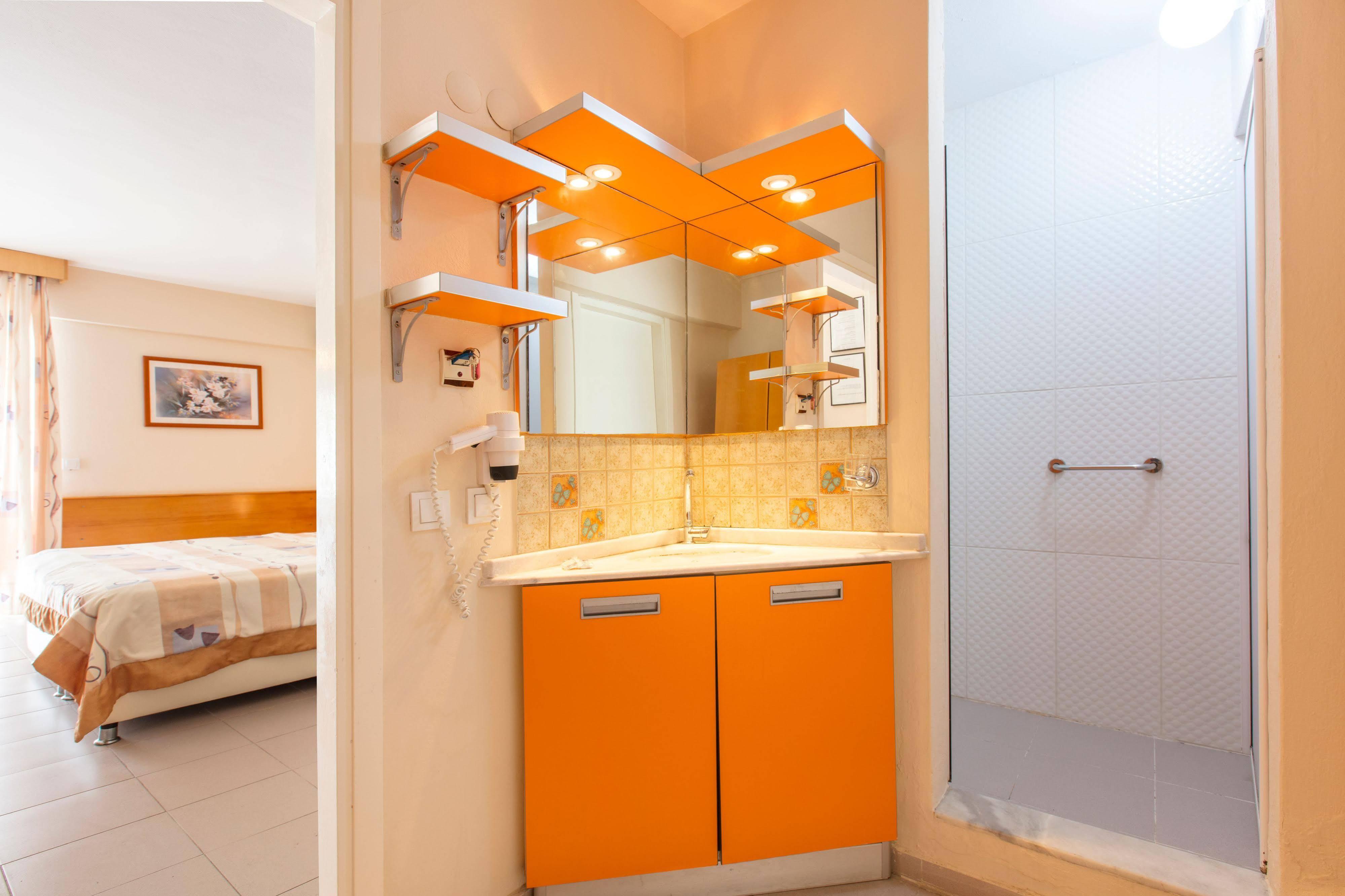 Hotel Golden Gate 쿠사다시 외부 사진